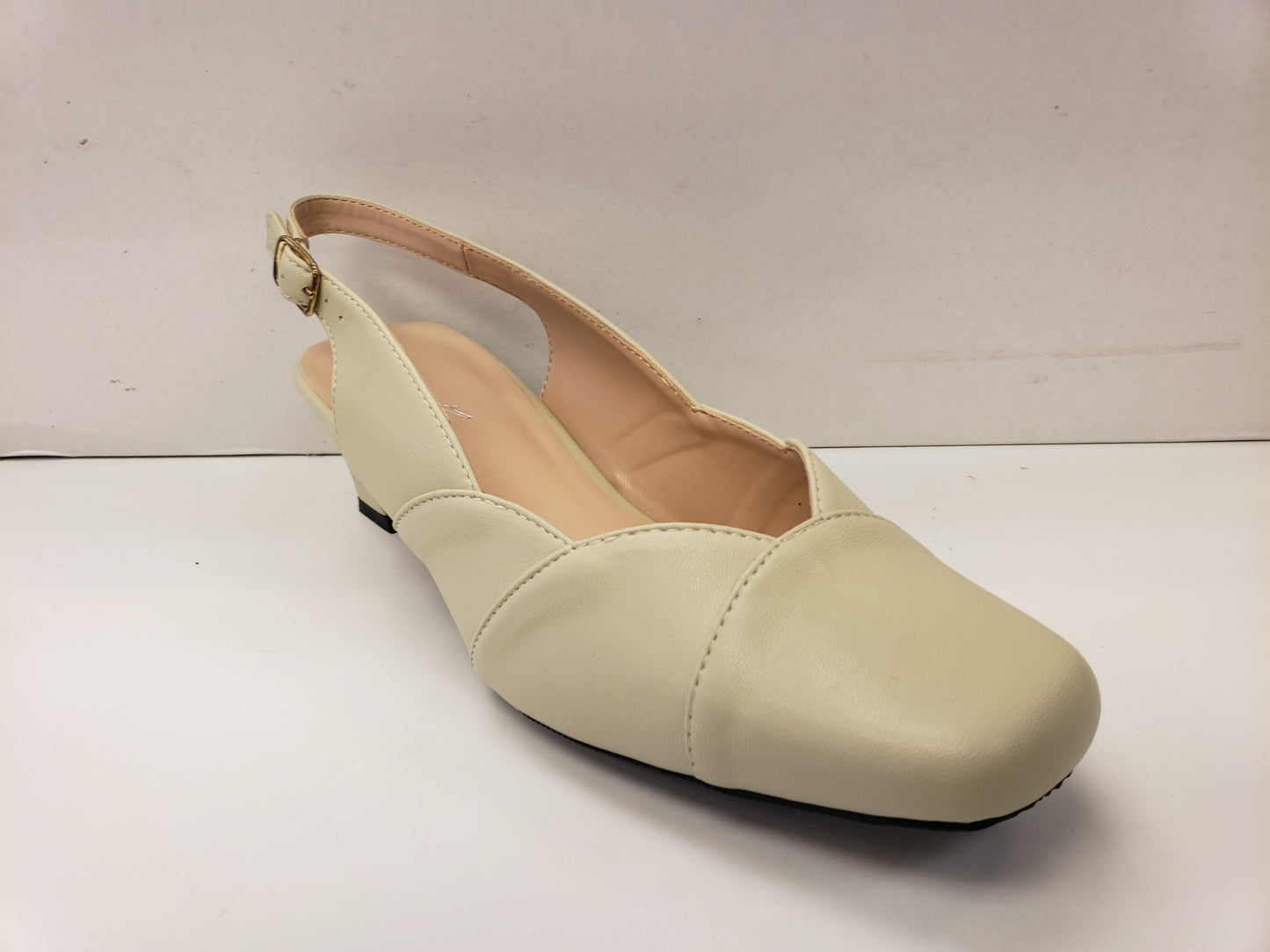 Peerage Eve Lp8166 - Simply Wide