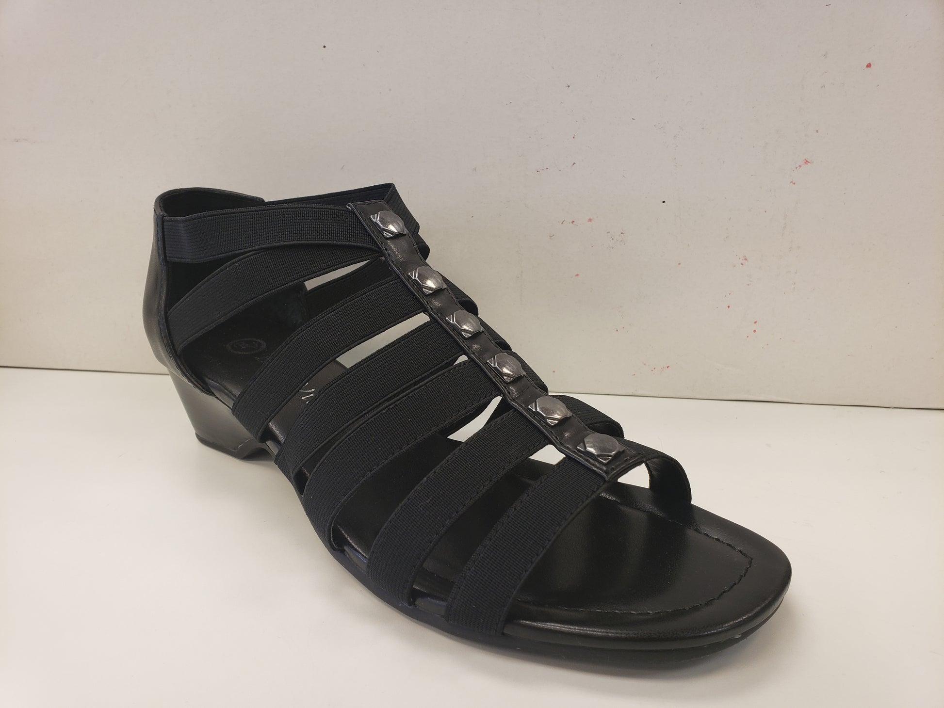 black stretch sandal